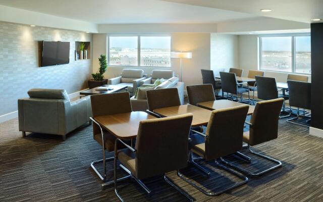Hilton Winnipeg Airport Suites
