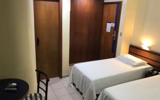 Oft Plaza Oeste Hotel