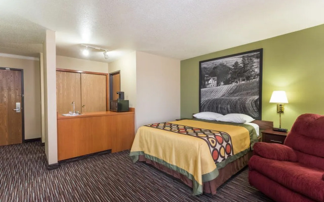 Super 8 Germantown Milwaukee
