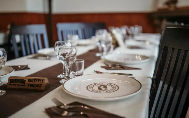 Complex turistic Han Pescaresc