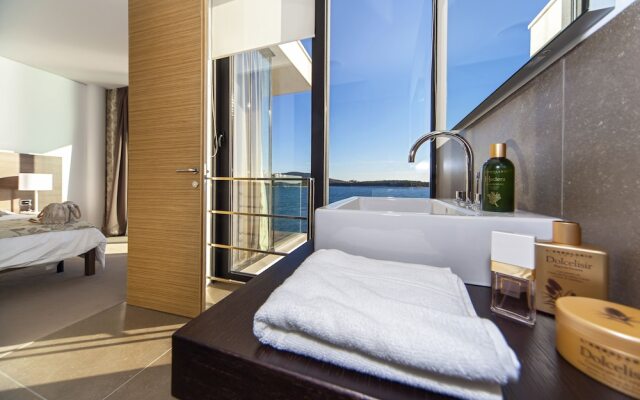 Golden Rays Luxury Villas