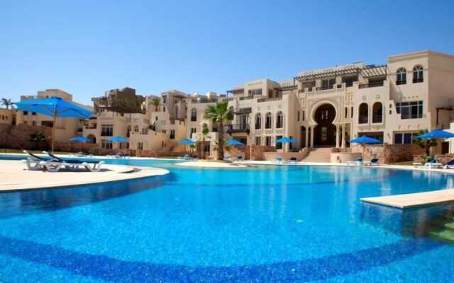 Azzurra Sahl Hasheesh