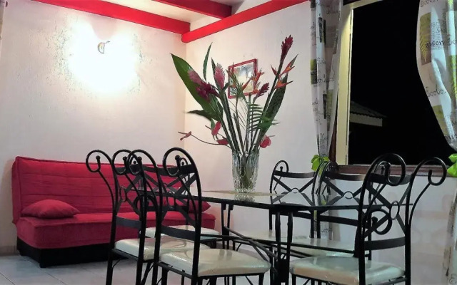 Les Petites Fleurs de Poirier