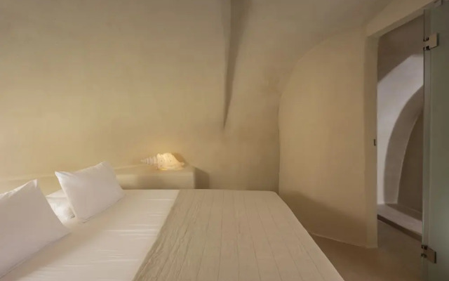 Oia Waves by SV