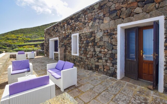 Beautiful Home in Pantelleria With Wifi and 4 Bedrooms