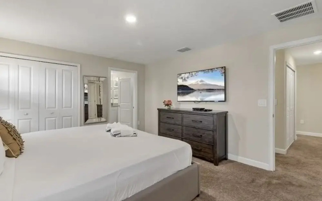 Amazing 4bdr w Pool Near Disney - 4914