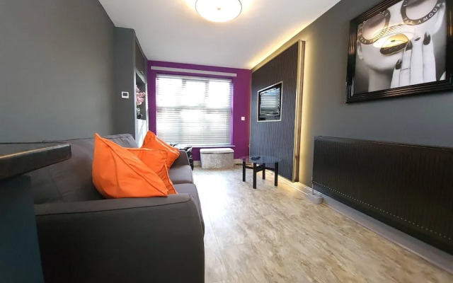 Liverpool City, Fairfield Duplex Suite