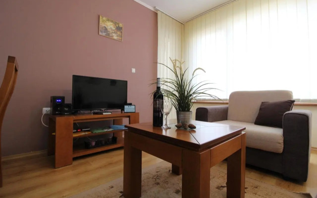Pine Tree Apartment 2 - B7