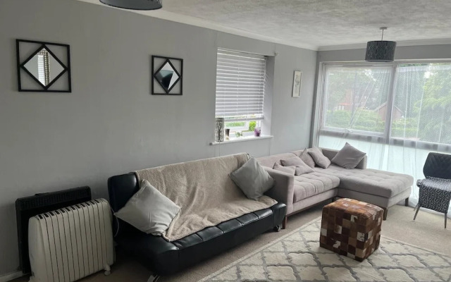 Enfield City Apartment Retreat