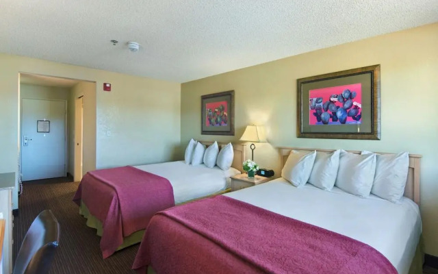 Oxford Inn & Suites Lancaster
