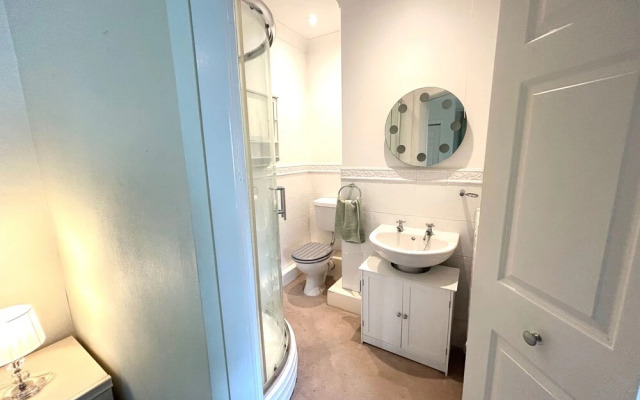 Private Lincoln Retreat - 4 Bedroom House