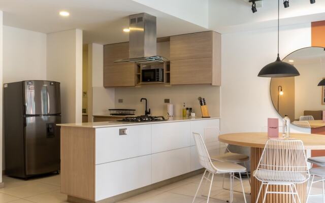 w Lovely 2BR w Balcony n AC in Laureles