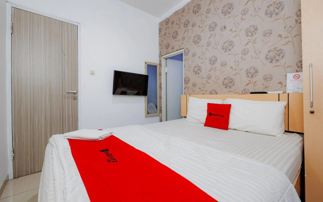 RedDoorz Syariah near Metropolitan Mall Bekasi – Guest Rooms – Bekasi