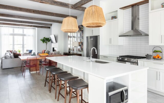 Historic District Charmer - 3 Br Townhouse