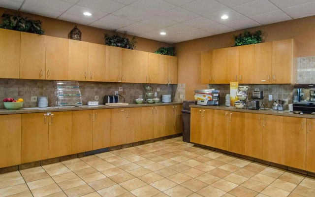 Quality Inn & Suites