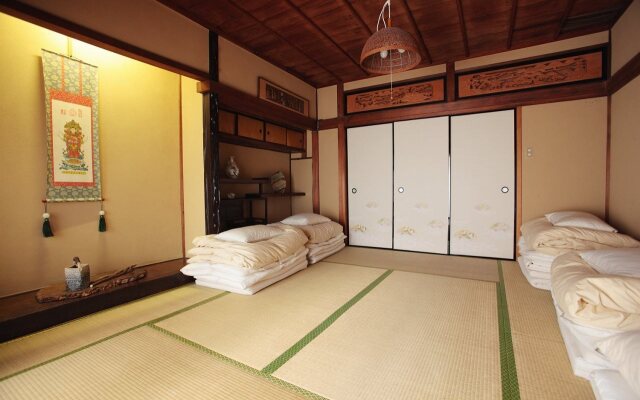 Nara Ugaya Guesthouse