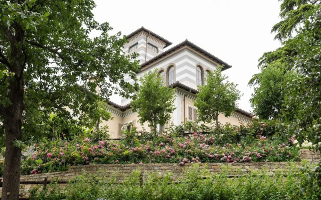 Mansion in Ovada With Pool and Scenic Hills