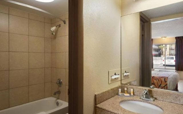 Days Inn Tampa North of Busch Gardens