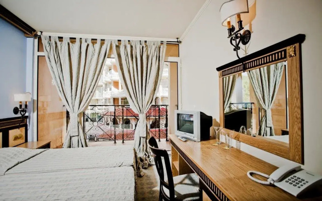 Atrium Hotel