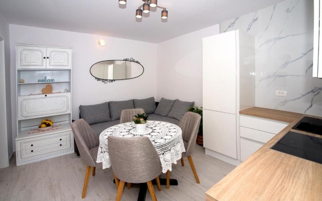 Apartment Nina - sea view family apartments A1Donji Celina Zavode, Riviera Omis
