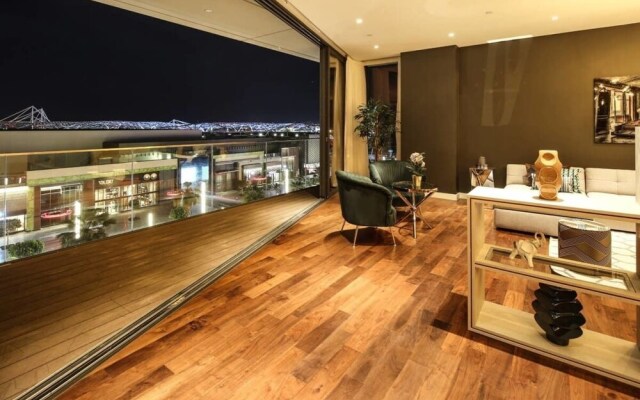 Explore City Walk From an Exquisite Sanctuary