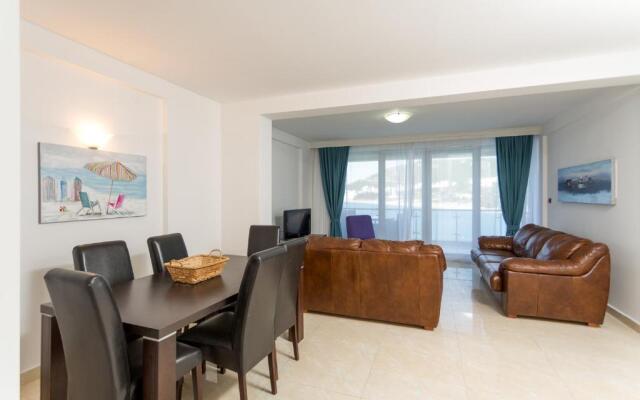 Adriatic Raf Apartments