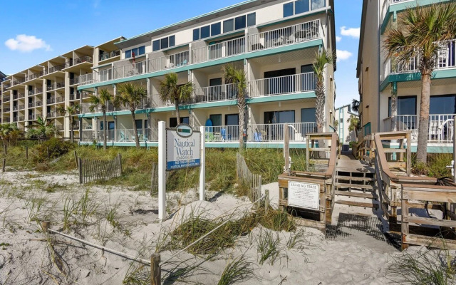 Nautical Watch B-8 by Vtrips