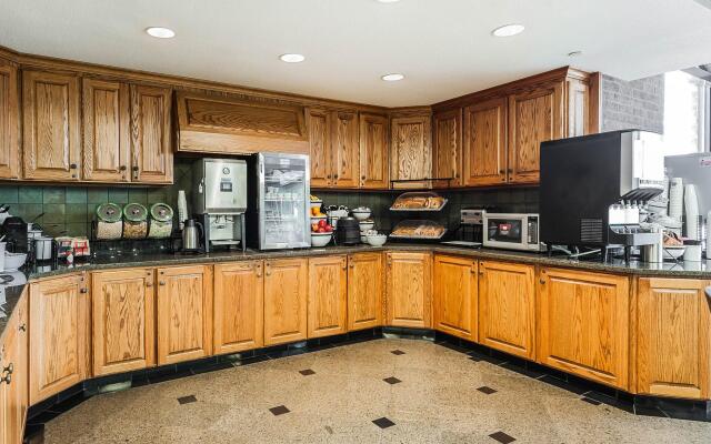 Spark by Hilton Denver East I 70