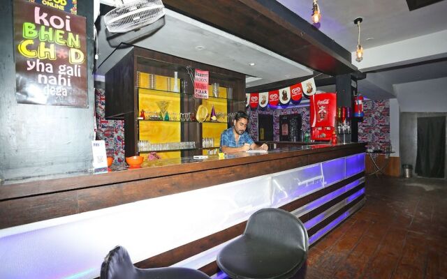 OYO 15994 Hotel Bullet Inn & Lounge