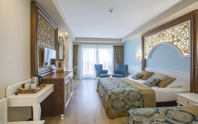 J'adore Deluxe Hotel & Spa