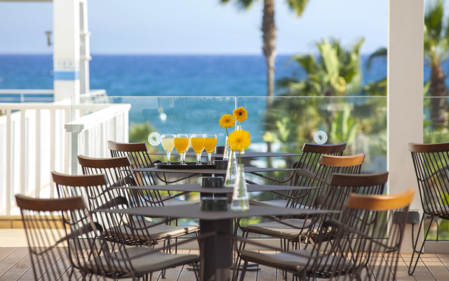 Lordos Beach Hotel & Spa