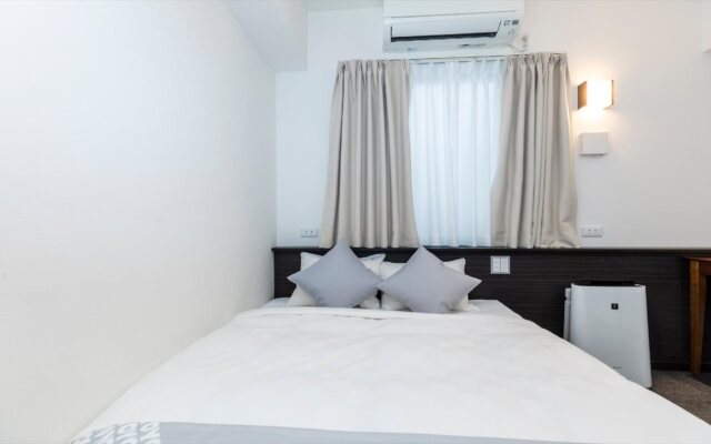 Universal Hotel Reborn
