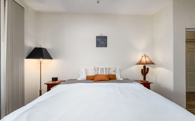 Villa Edge 2 Bedroom Condo by RedAwning