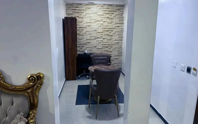 Brick Rock Hotel And Suites