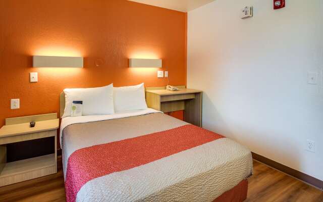 Motel 6 Lenexa, KS - Kansas City Southwest