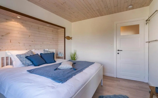 Villa Gamoni - spacious holiday home with garden