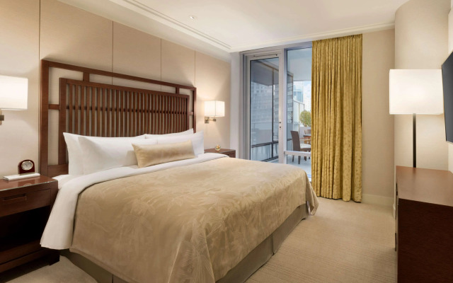 Hyatt Vancouver Downtown Alberni Hotel