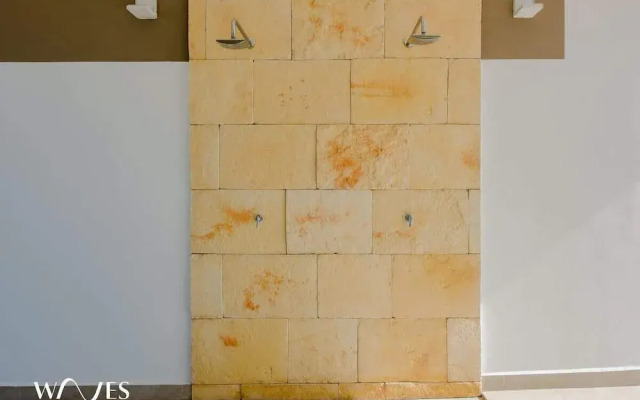 1 Rec. Steps From the Beach Rooftop Pool