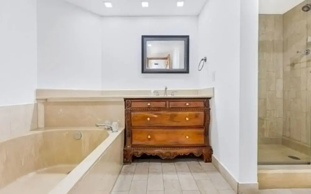 Stunning Balcony Views 4 Bedroom