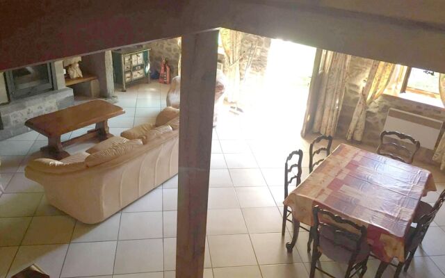 House With 2 Bedrooms in Lanobre, With Enclosed Garden