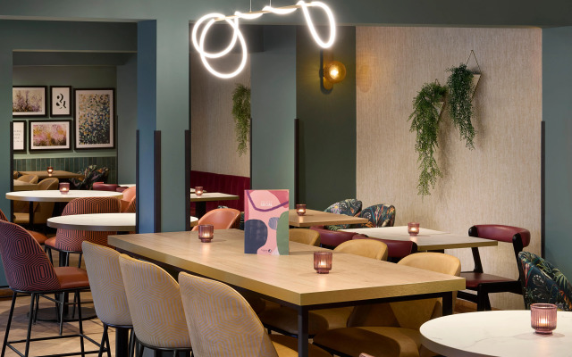 Premier Inn Oldham Central