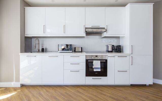 Impressive & Exceptional 2BR Apt in Dubai Marina!