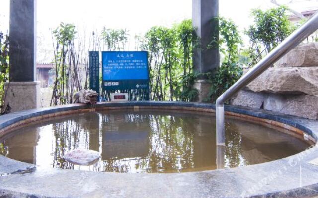 Swan Lake Resort Hot Spring Jiangba