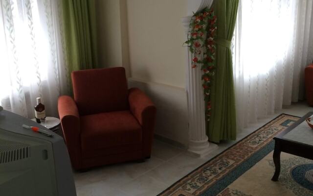 Delightful Apartment Sleeps 8 Great Location