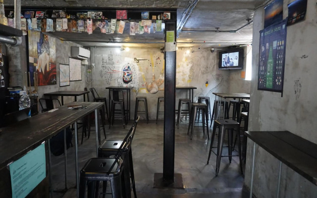 Time Travelers Party Hostel In Hongdae - Foreigners Only