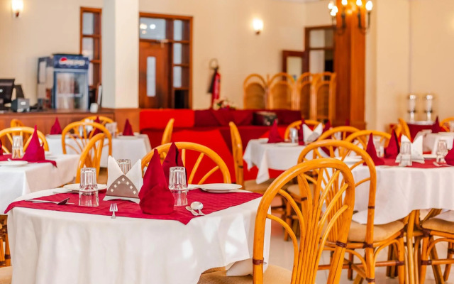 New Safari Hotel