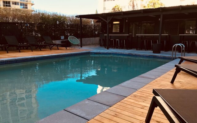 Down Under Hostels by the beach