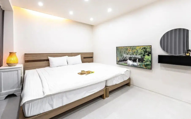 Gyeongju EL Poolvilla Pension
