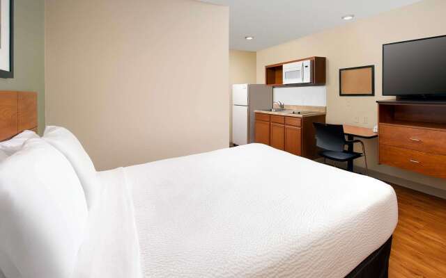 WoodSpring Suites Chicago Romeoville