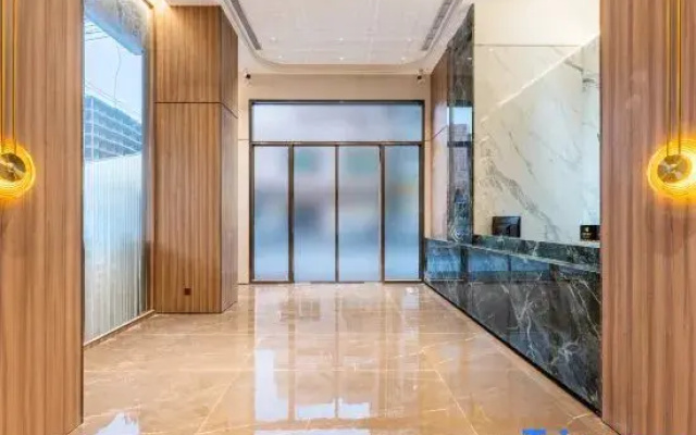 Pure Waterfront Hotel (Chang'an Rail Station)